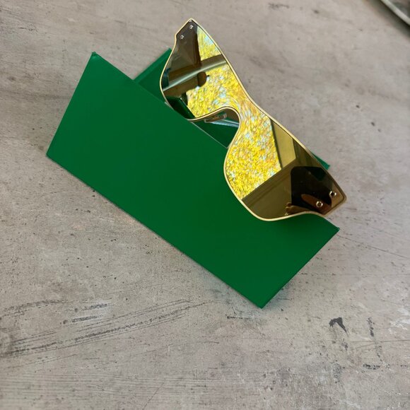 Bottega Veneta Gold Cat-Eye Sunglasses – Worn Once, Authentic, Box & Cards - Picture 8 of 8